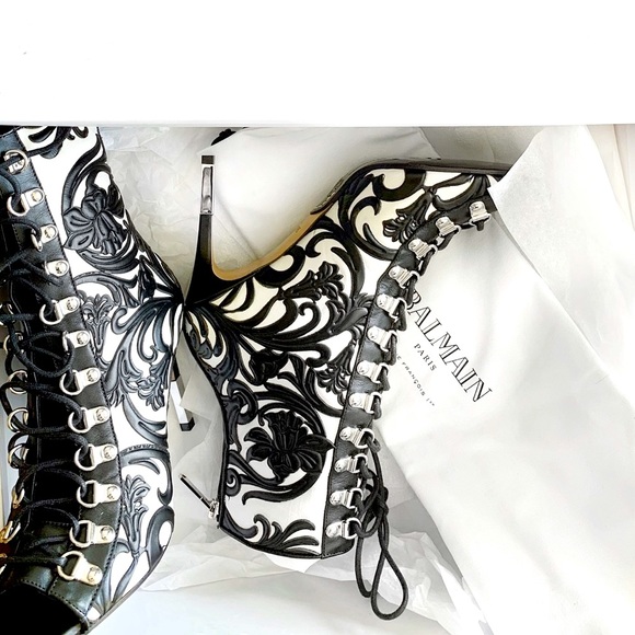 BNWT BALMAIN Smooth black calfskin open lace-up ankle boots - Picture 4 of 9